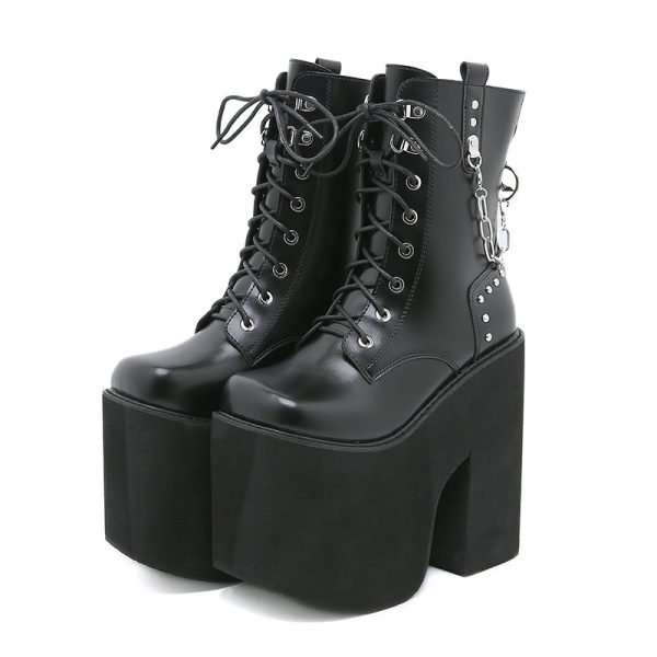 Ankle boots with a high platform