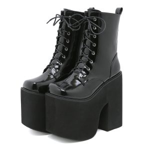 Ankle boots with high platform