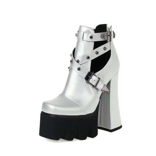Ankle boots with platform