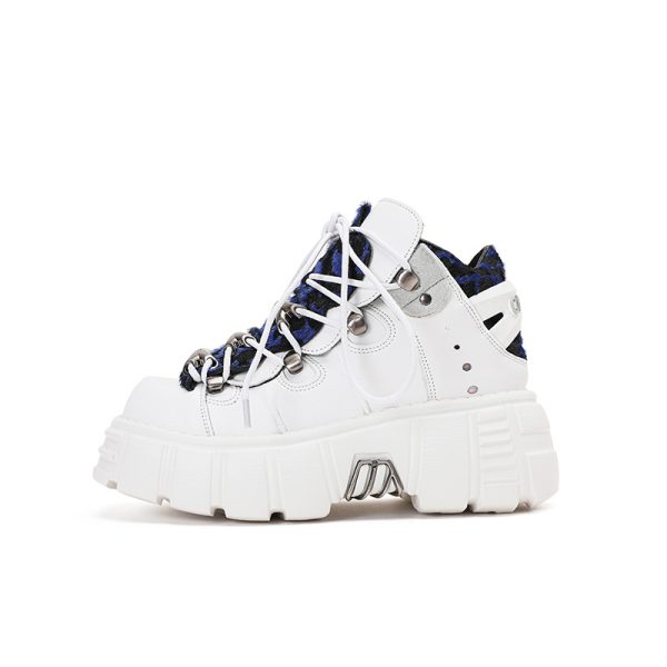 Retro Boots with blue detail